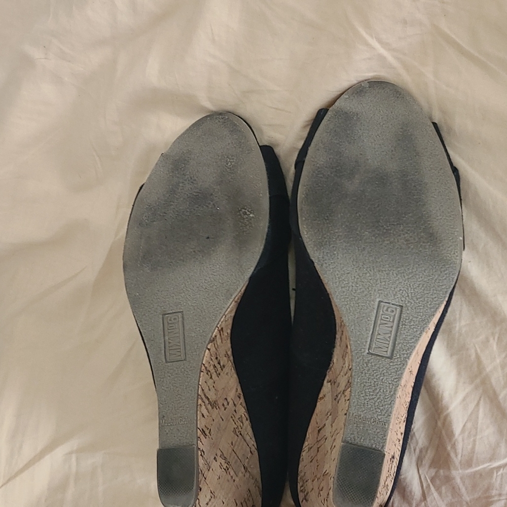 Black wedge heels